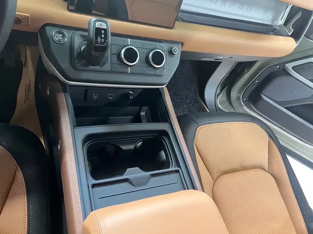 Land Rover Defender 2023 из CN, фото 8