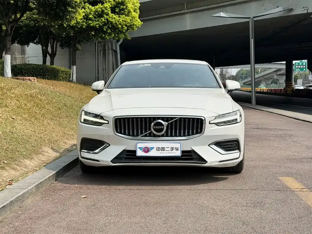 Volvo S60 — фото 2