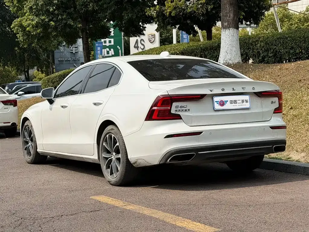 Volvo S60 — фото 4