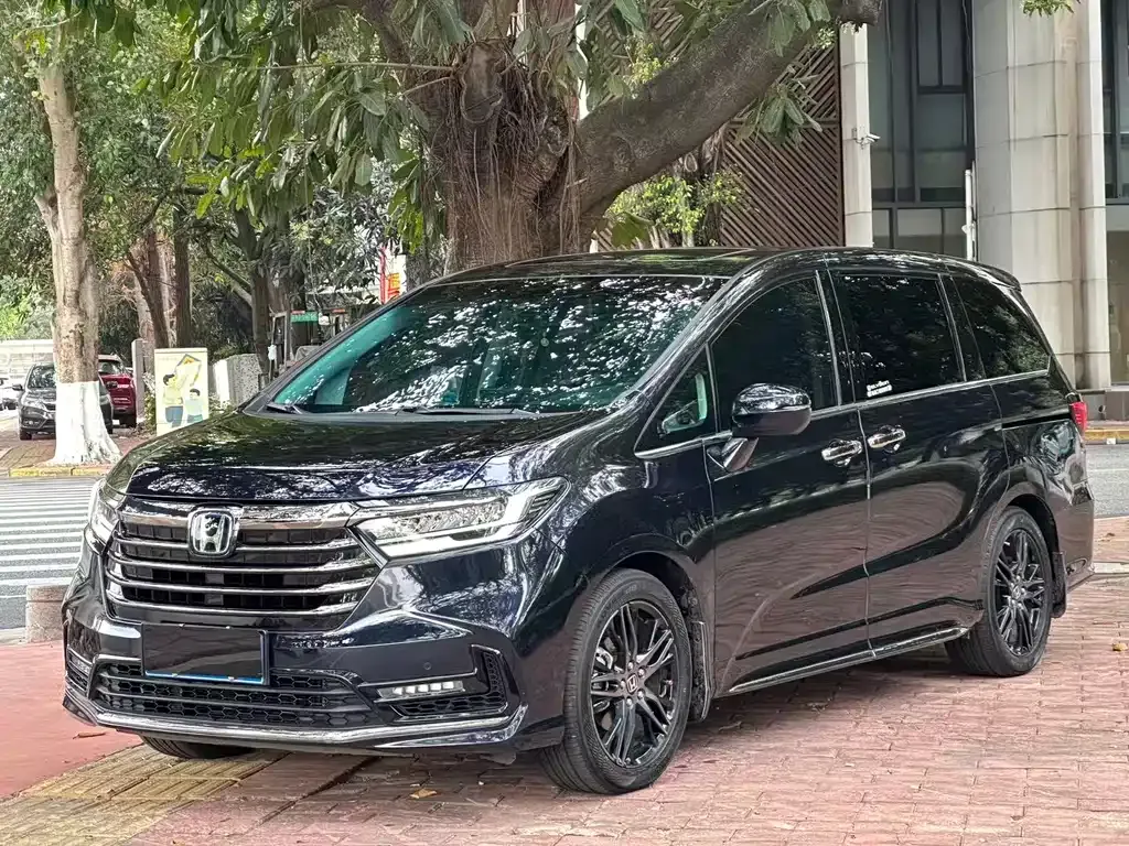 Honda Odyssey — фото 1