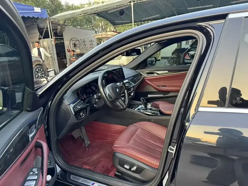 BMW 5 Series 2021 из CN, фото 6