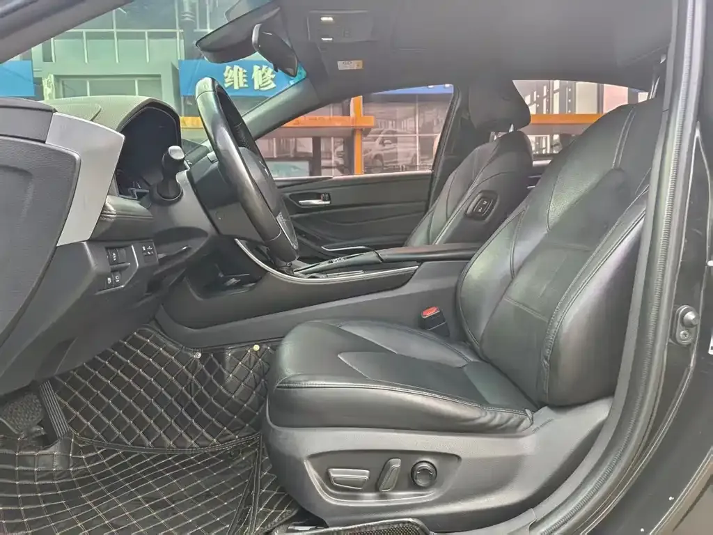 Toyota Avalon 2022 из CN, фото 2