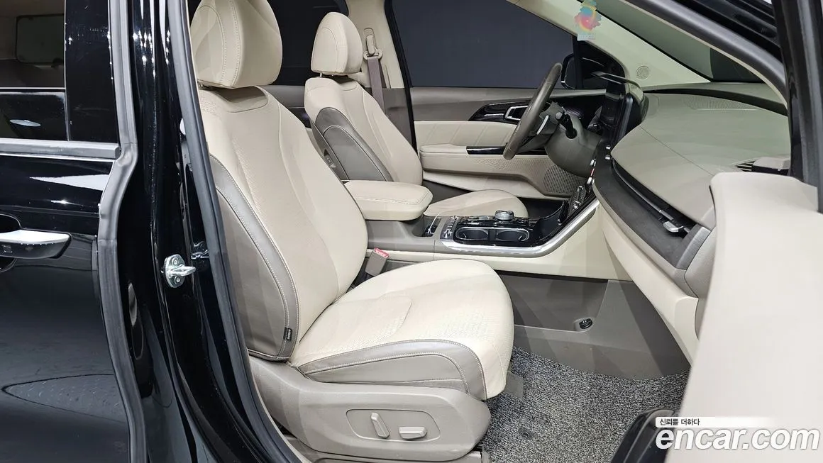 Kia Carnival — фото 10