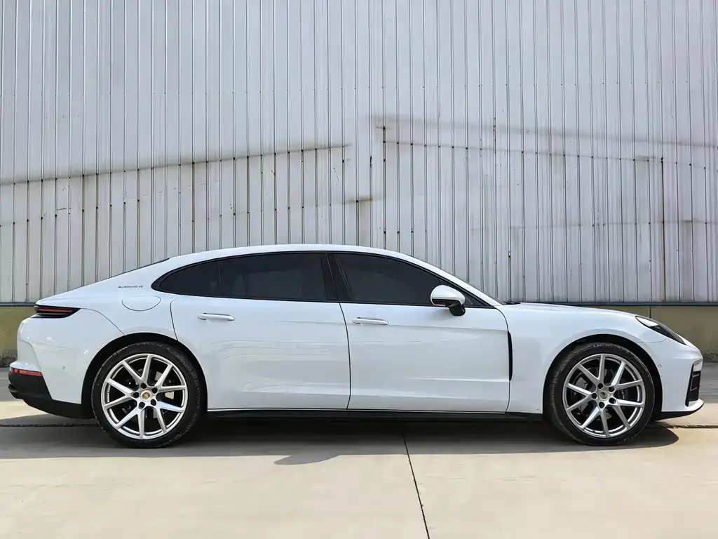 Porsche Panamera 2025 из CN, фото 3