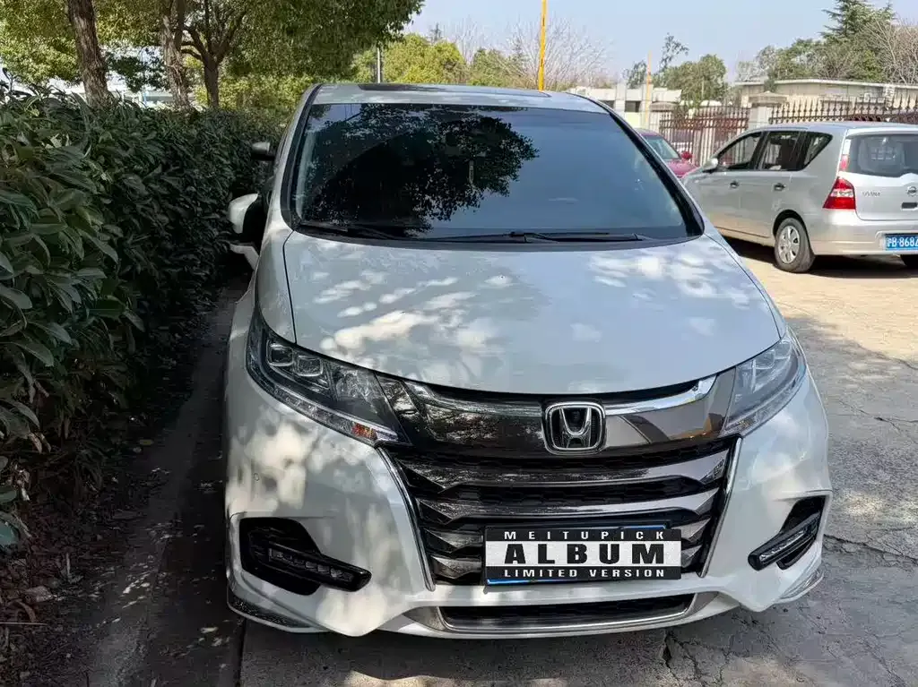 Honda Odyssey — фото 1