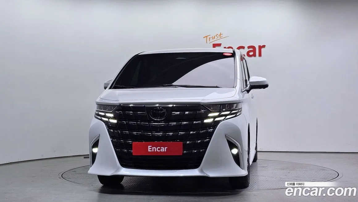Toyota Alphard — фото 4