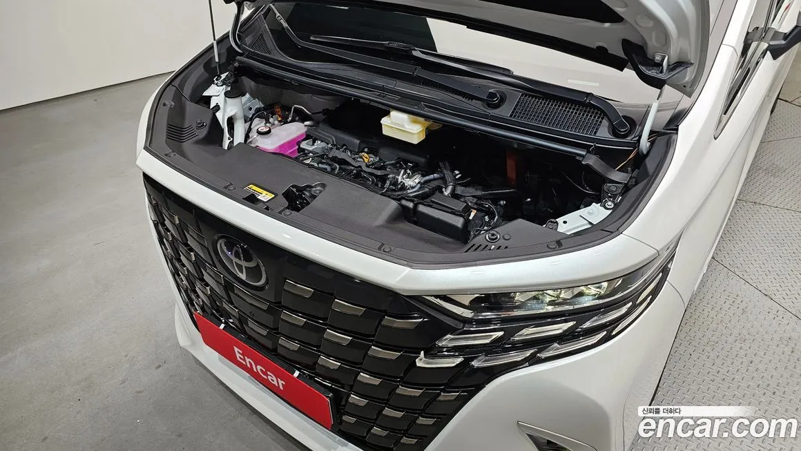 Toyota Alphard — фото 6