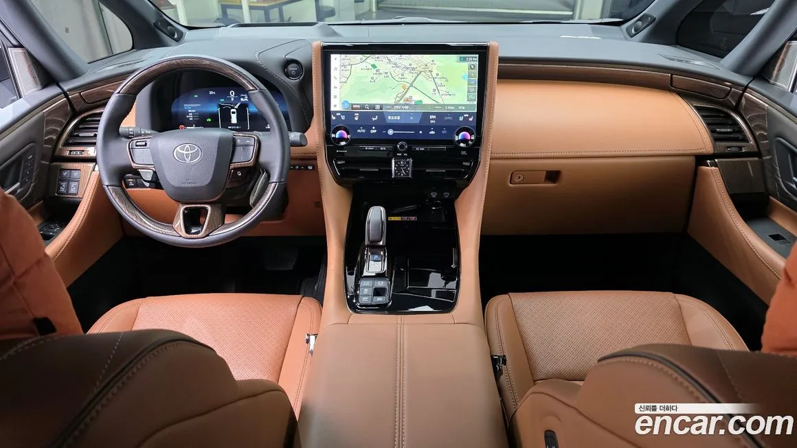 Toyota Alphard — фото 8