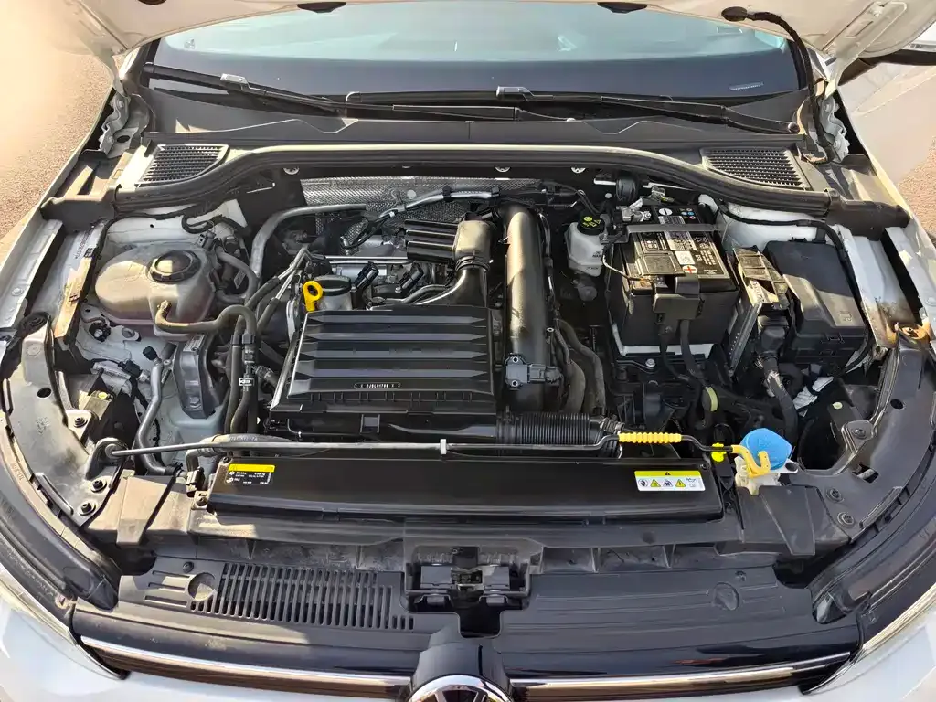 Volkswagen Golf 2022 из CN, фото 2