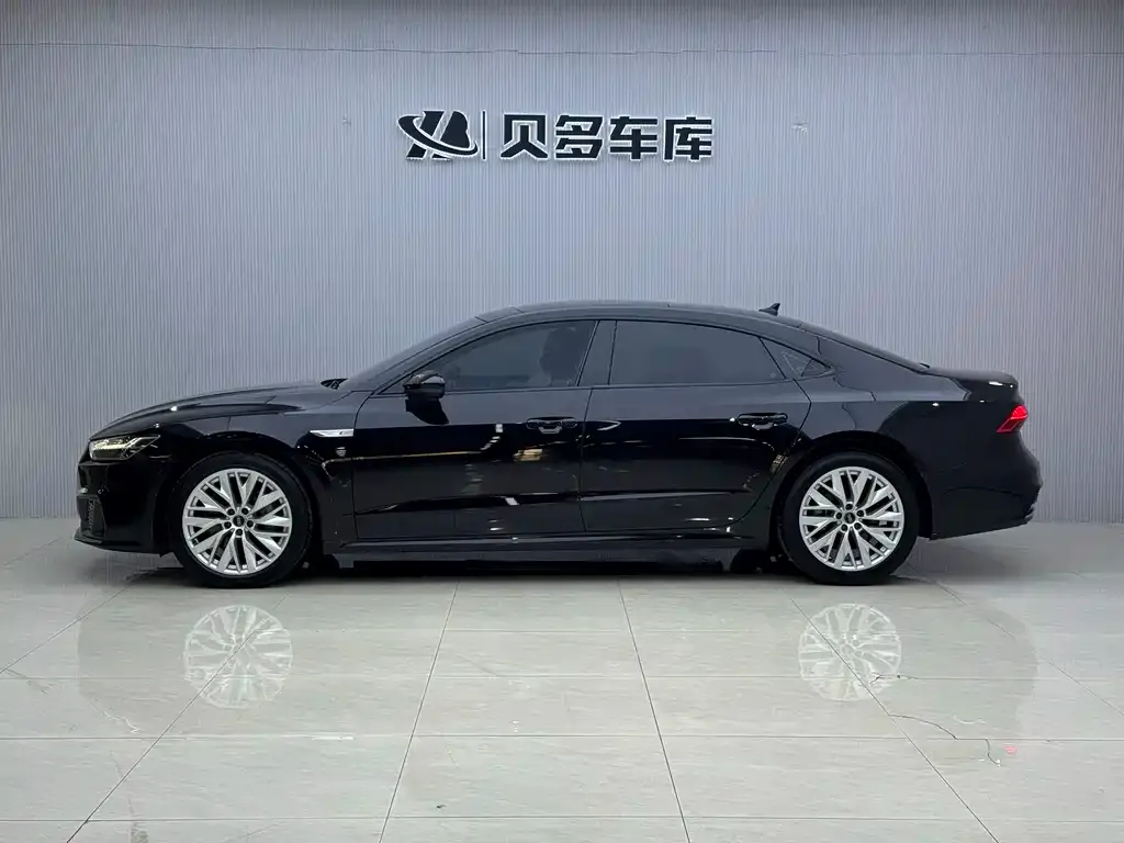 Audi A7L — фото 7