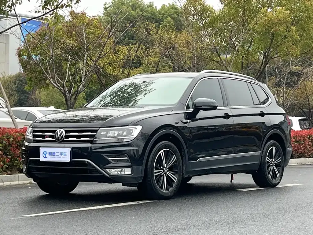 Volkswagen Tiguan L — фото 1