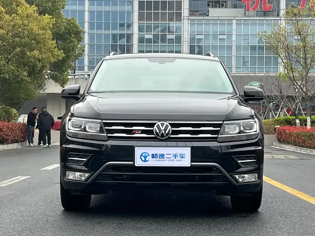 Volkswagen Tiguan L — фото 8