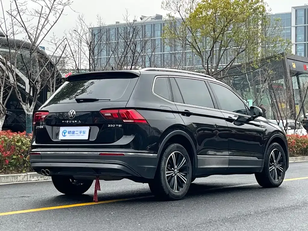 Volkswagen Tiguan L — фото 9