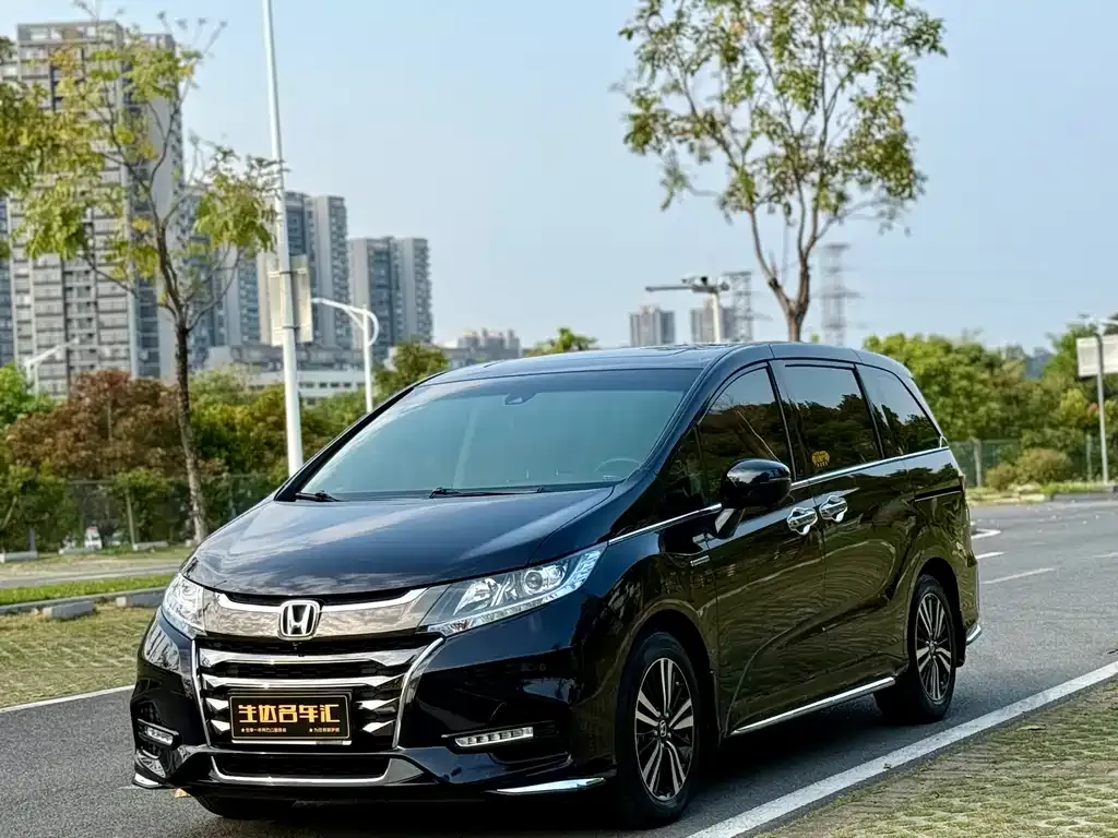 Honda Odyssey — фото 1