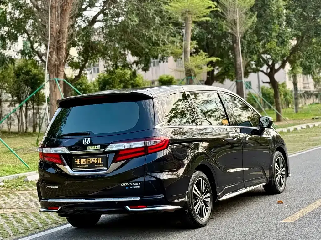 Honda Odyssey — фото 7