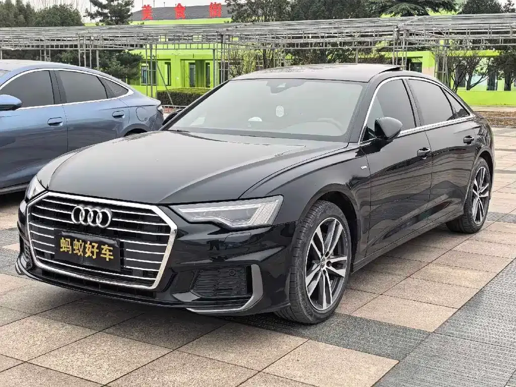 Audi A6L — фото 1