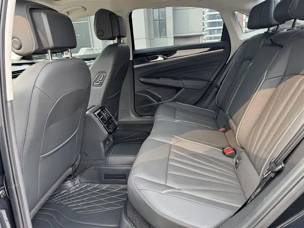 Volkswagen Passat — фото 5
