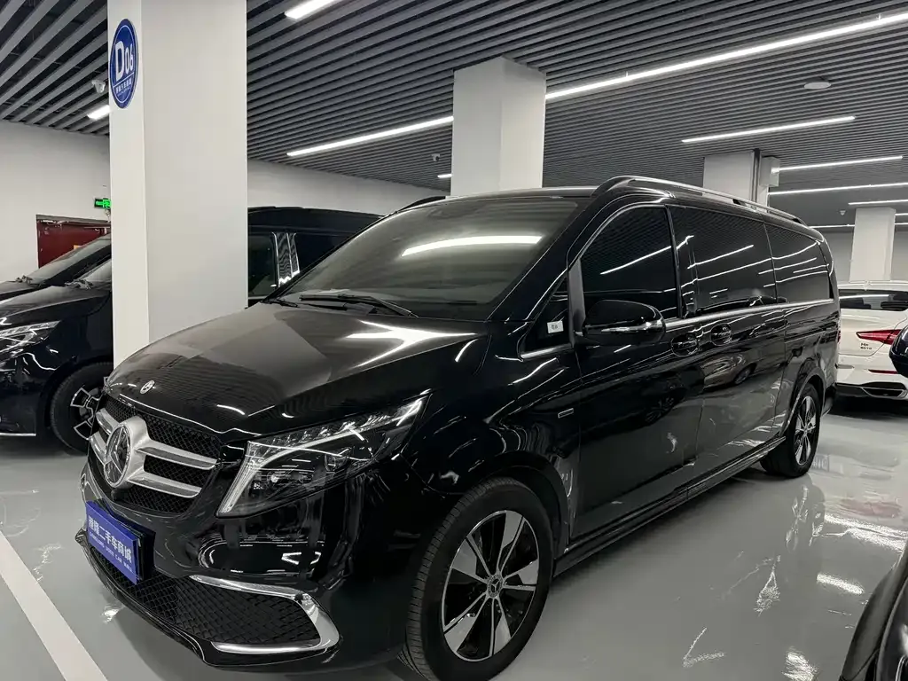 Mercedes-Benz V-Class 2023 из CN, фото 1