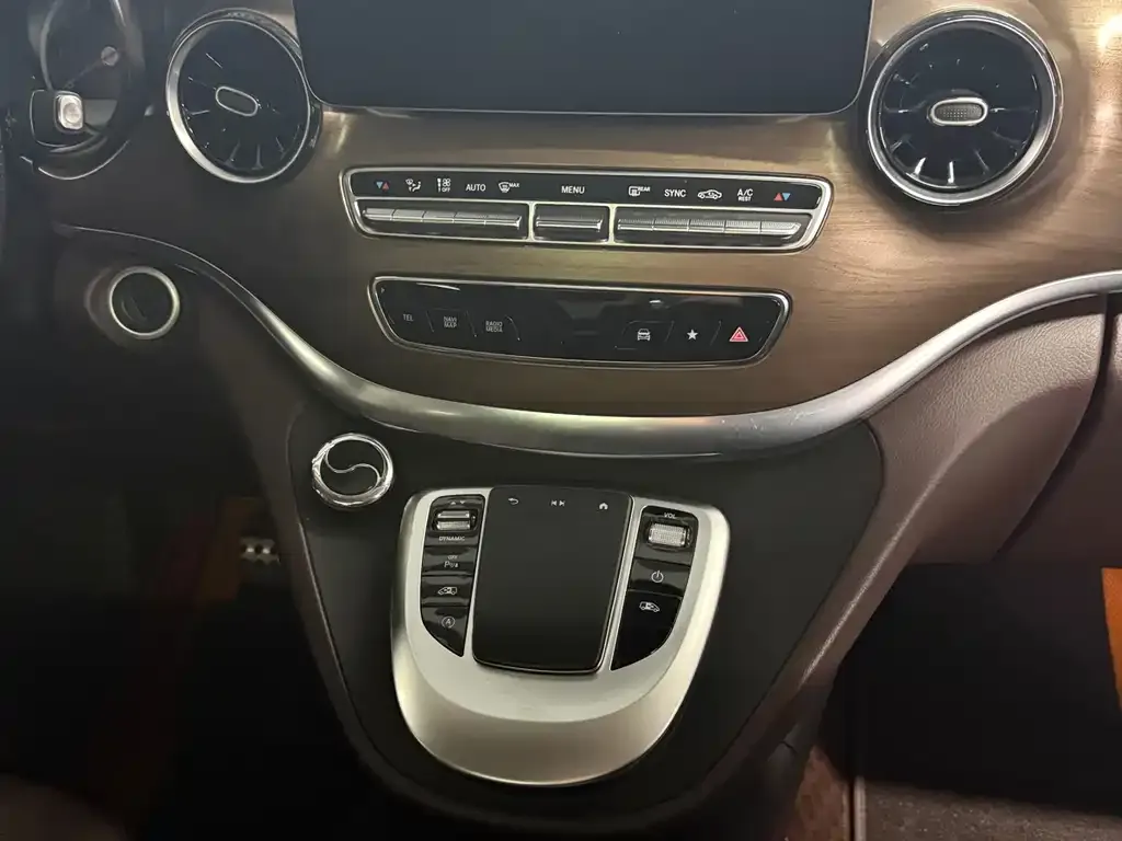 Mercedes-Benz V-Class 2023 из CN, фото 6