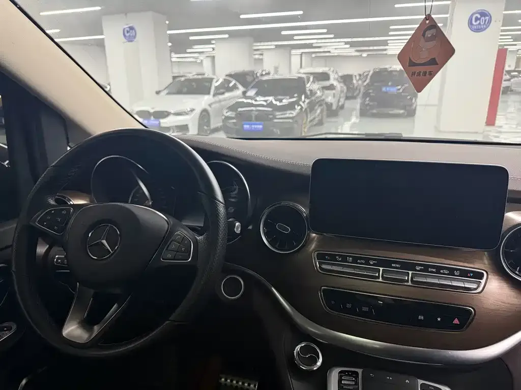 Mercedes-Benz V-Class 2023 из CN, фото 4