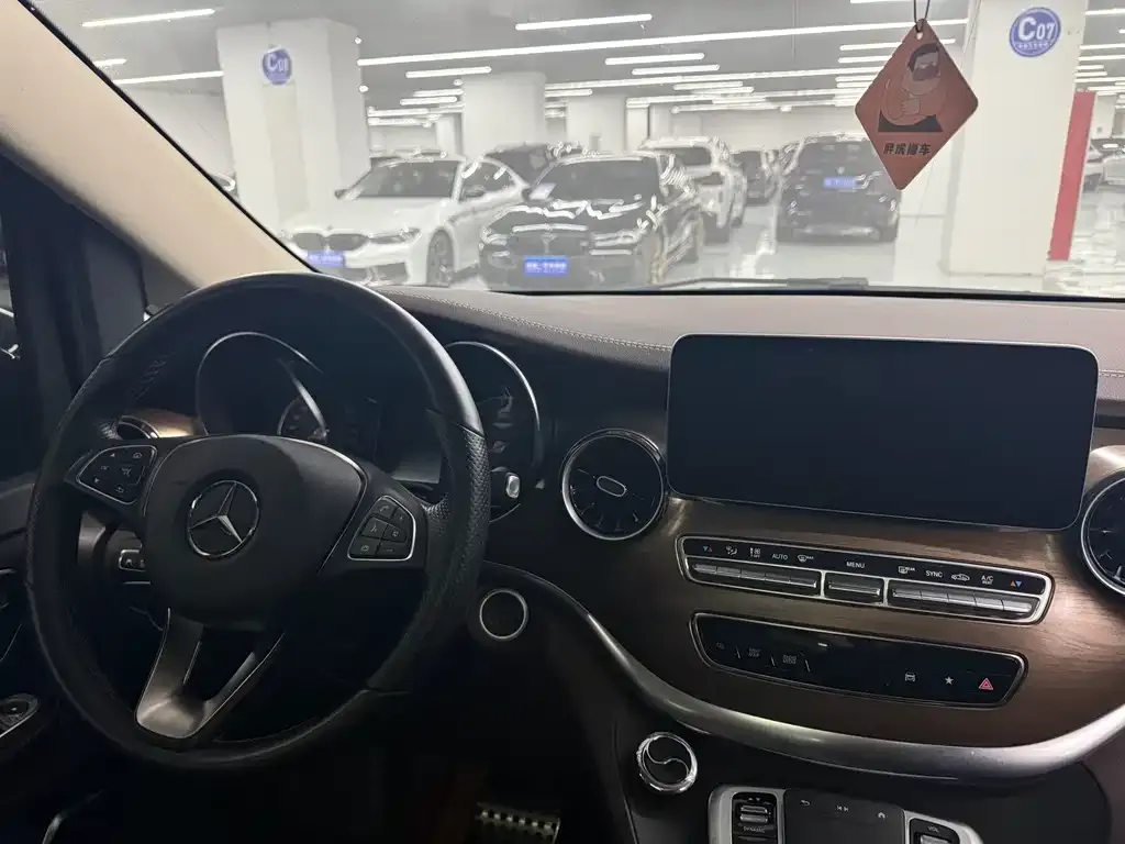 Mercedes-Benz V-Class 2023 из CN, фото 5