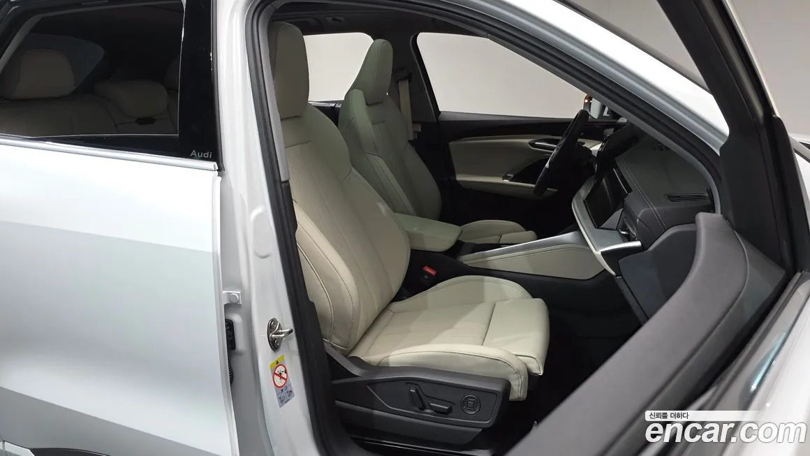 Audi Q5 2025 из KR, фото 5