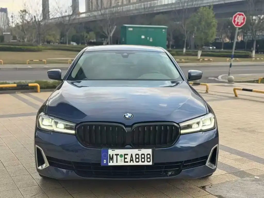 BMW 5 Series — фото 2