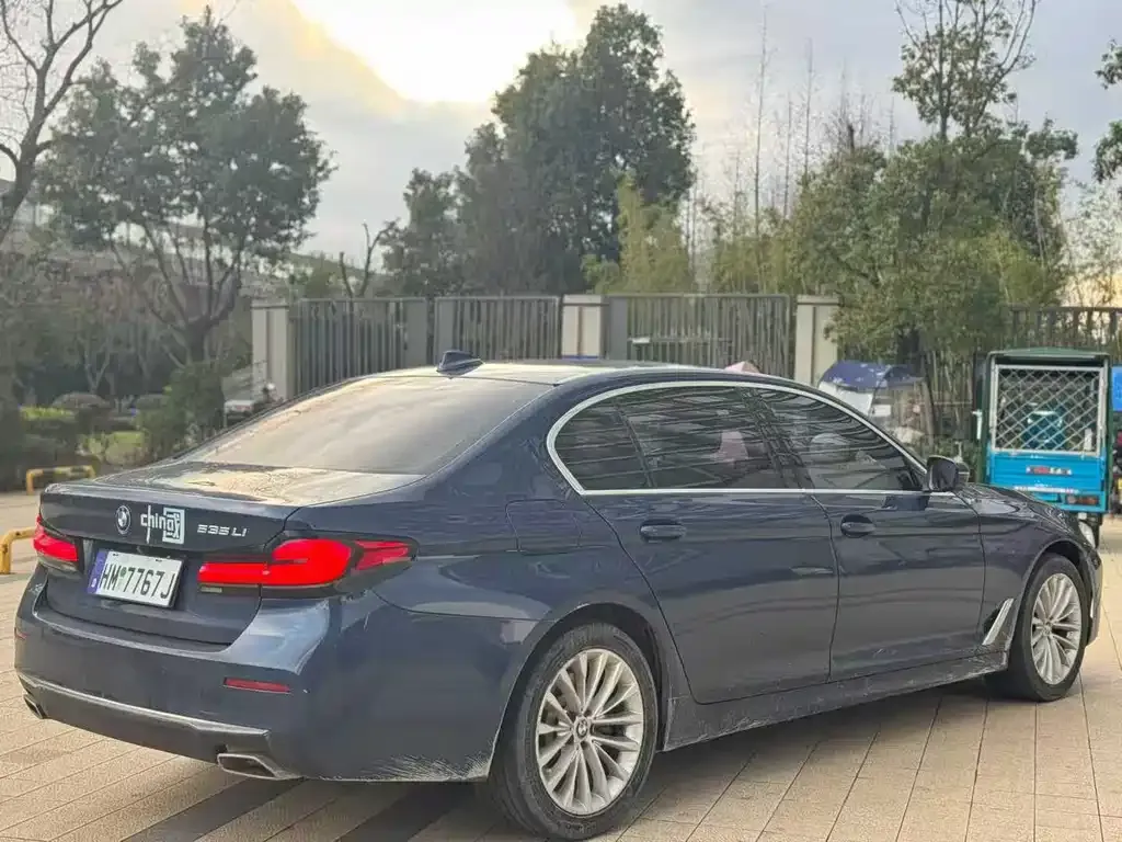 BMW 5 Series — фото 5
