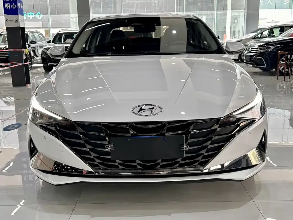 Hyundai Elantra 2022 из CN, фото 2