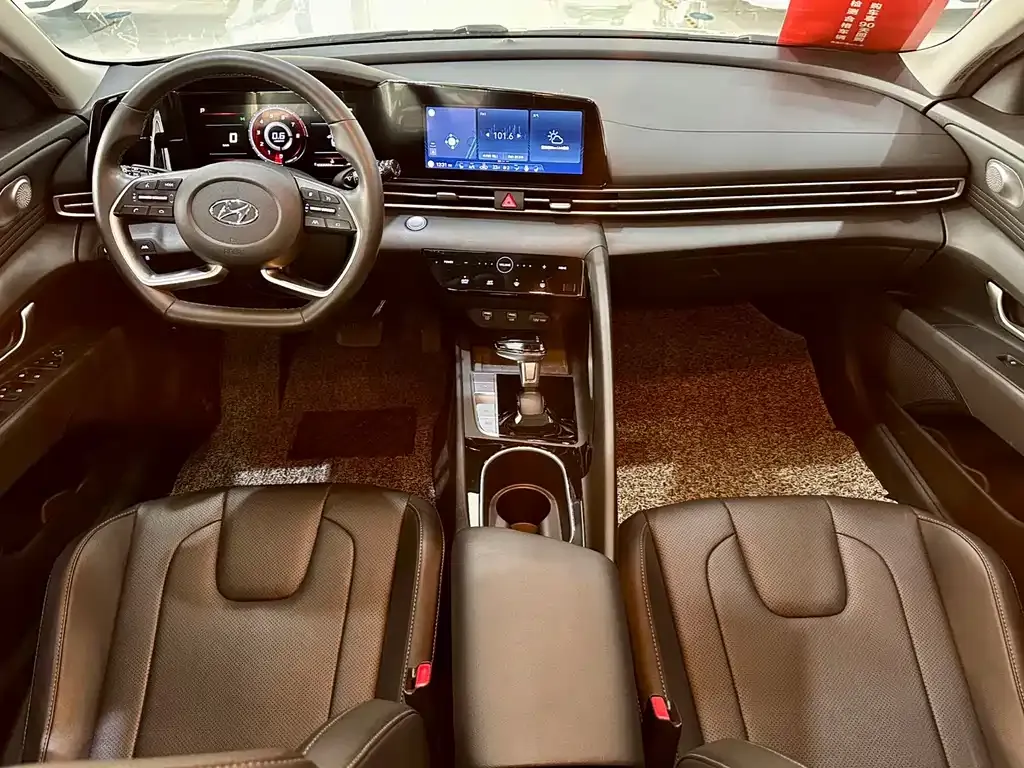 Hyundai Elantra 2022 из CN, фото 10