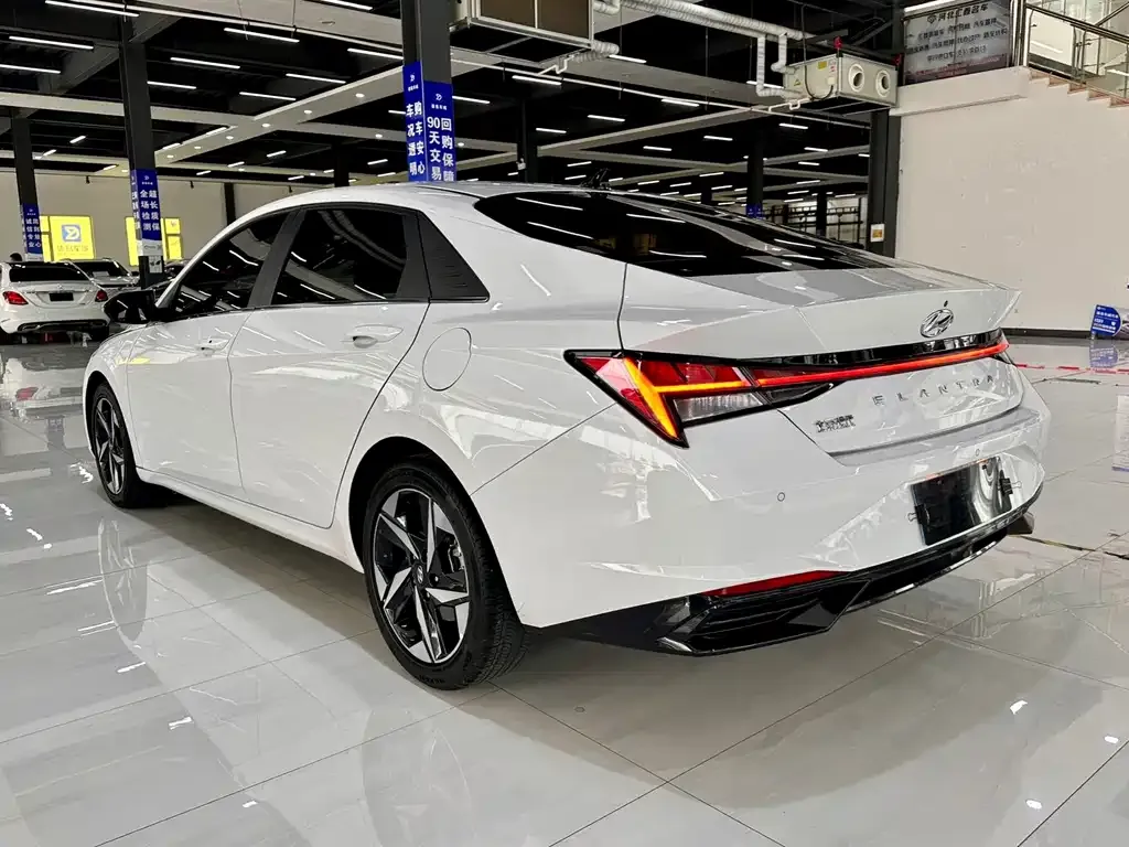 Hyundai Elantra 2022 из CN, фото 3