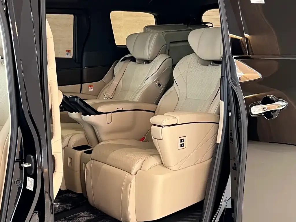 Toyota Vellfire 2024 из CN, фото 8