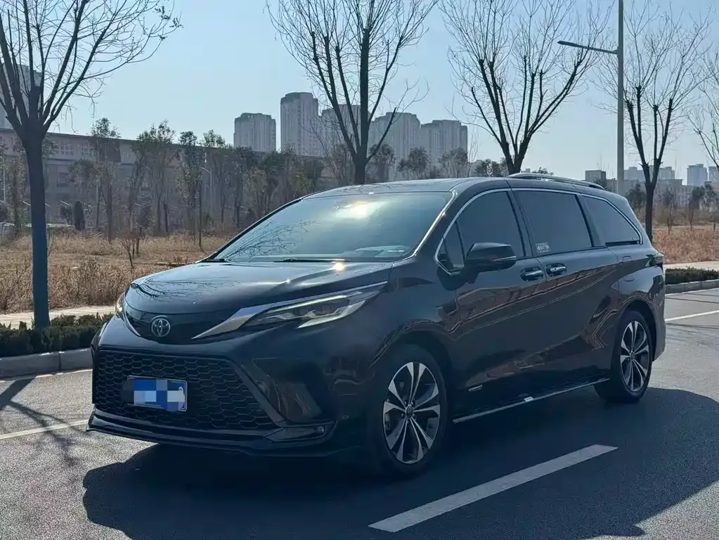 Toyota Granvia 2023 из CN, фото 1