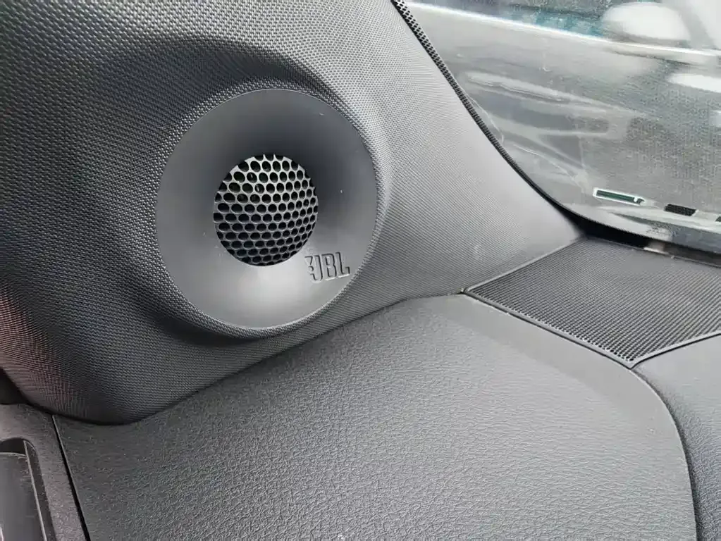 Toyota Granvia 2023 из CN, фото 9