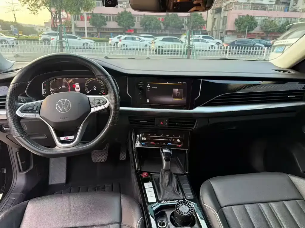 Volkswagen Passat 2022 из CN, фото 9