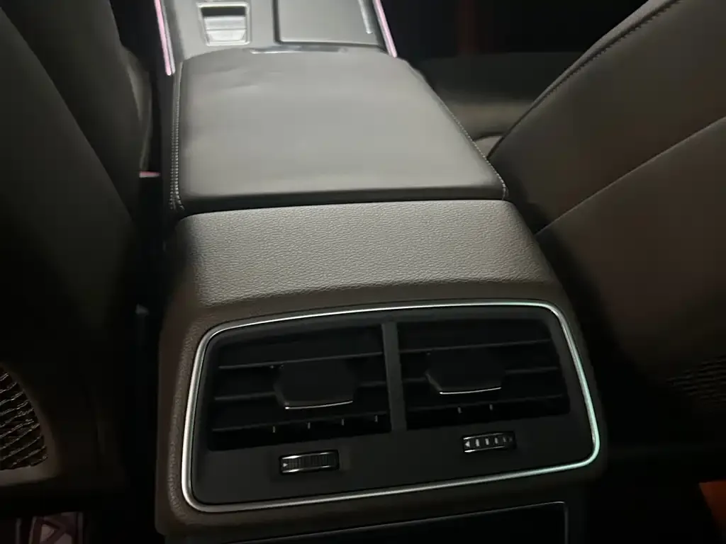 Audi A7L 2026 из CN, фото 2