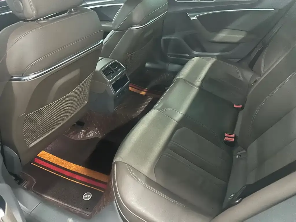 Audi A7L 2026 из CN, фото 10