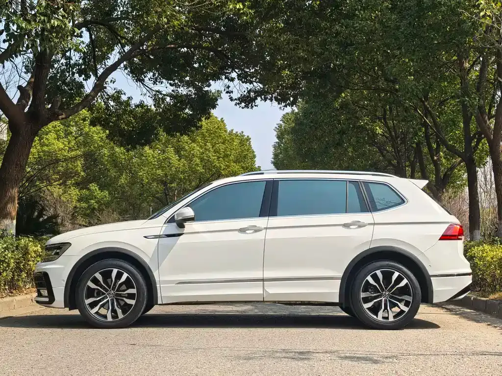 Volkswagen Tiguan L 2021 из CN, фото 5