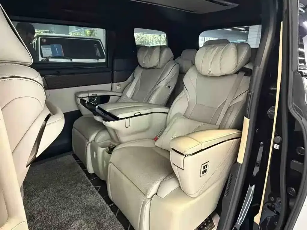 Toyota Vellfire — фото 2