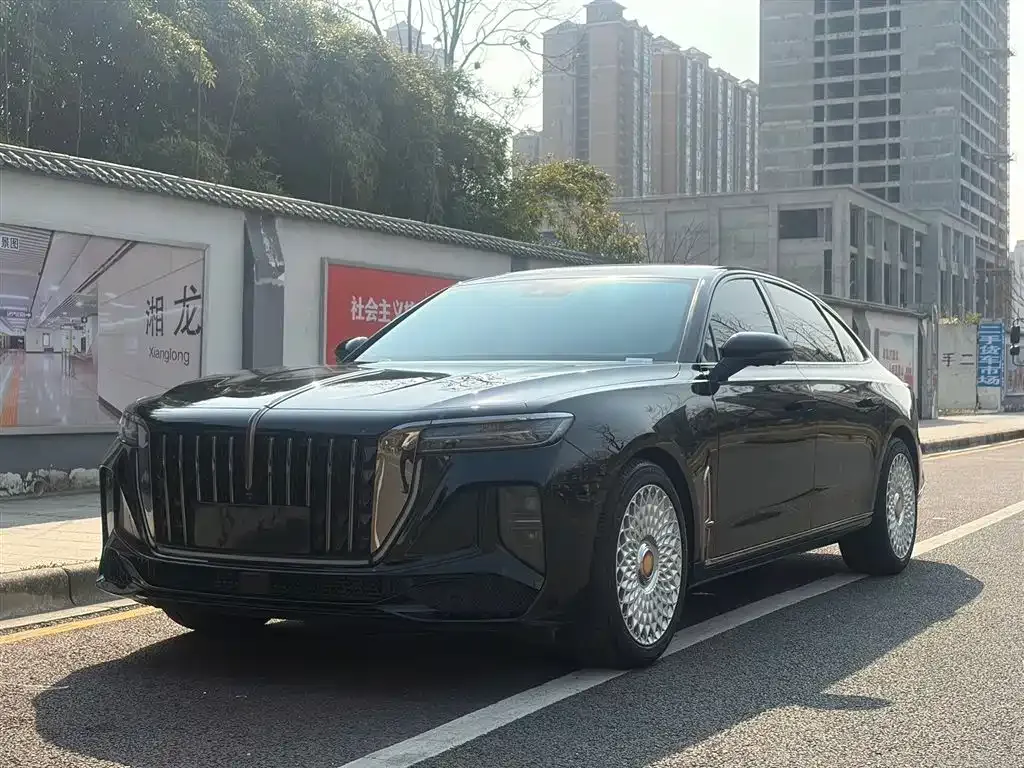 Hongqi H9 — фото 1
