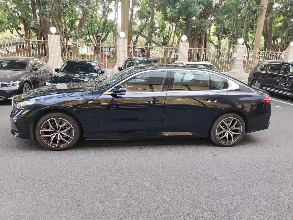 BMW i5 2025 из CN, фото 6