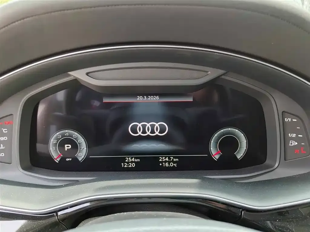 Audi Q8 — фото 3