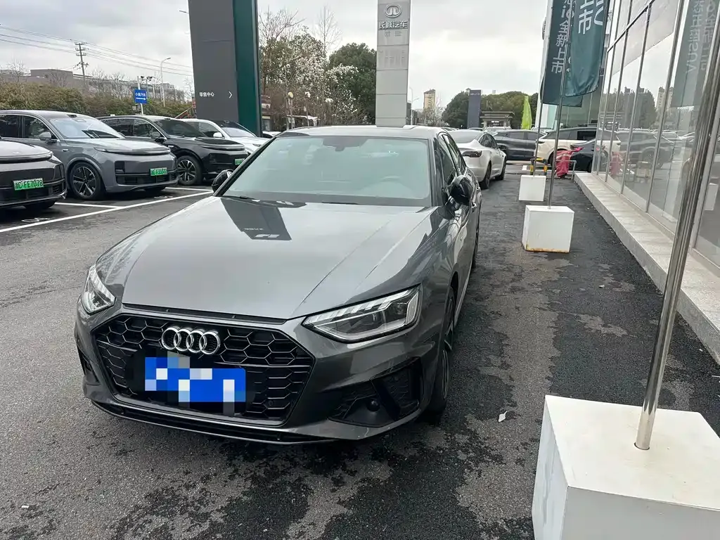 Audi A4L 2023 из CN, фото 2