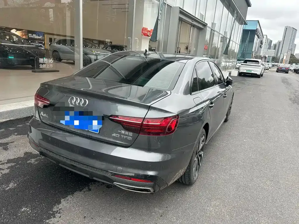 Audi A4L 2023 из CN, фото 4