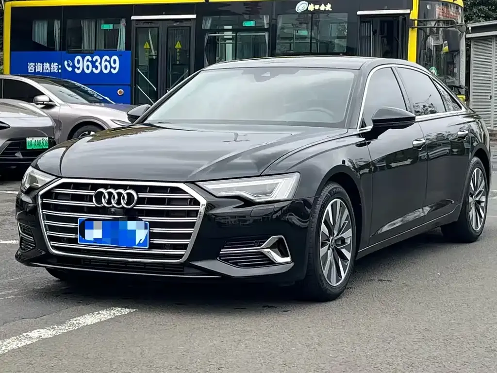 Audi A6L 2023 из CN, фото 1