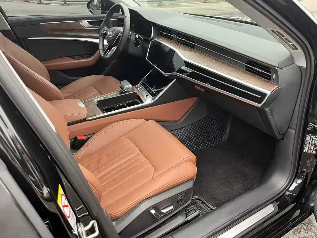 Audi A6L 2023 из CN, фото 9