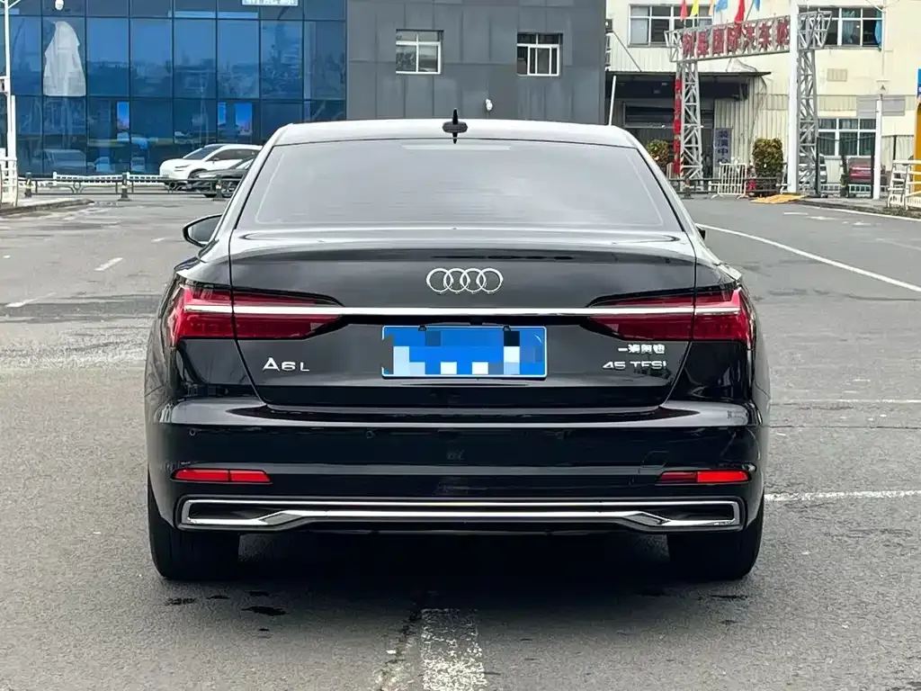 Audi A6L 2023 из CN, фото 2