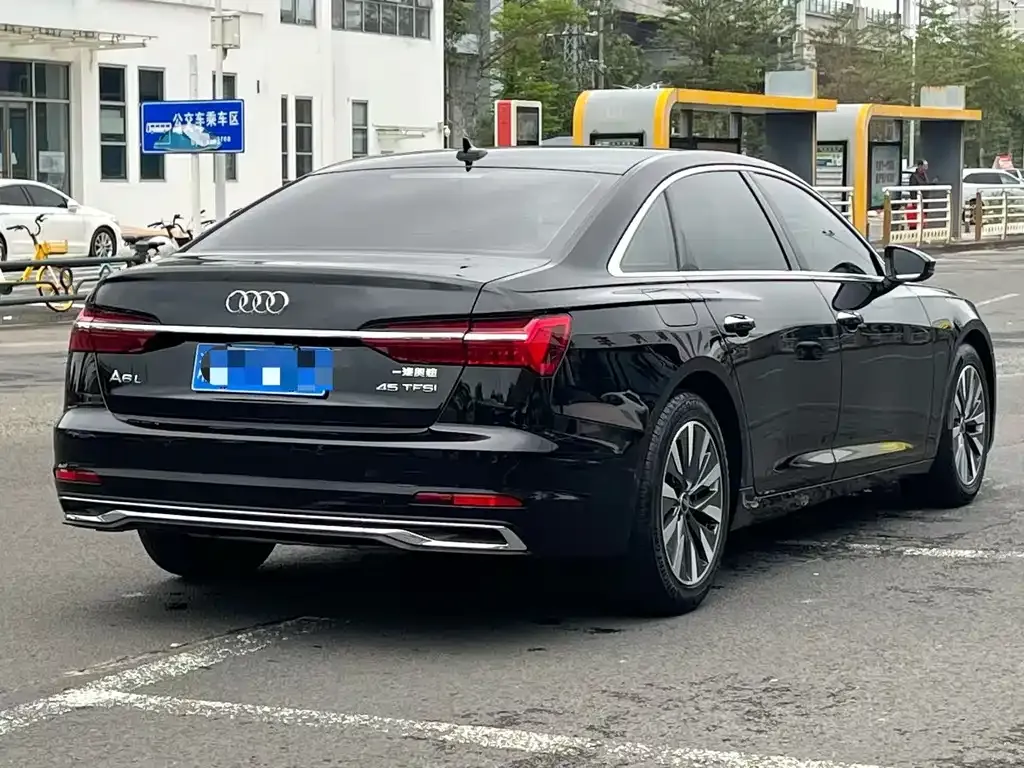 Audi A6L 2023 из CN, фото 8