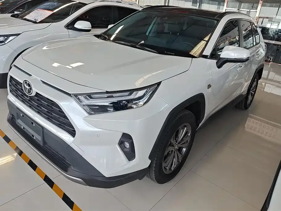 Toyota RAV4 2024 из CN, фото 1