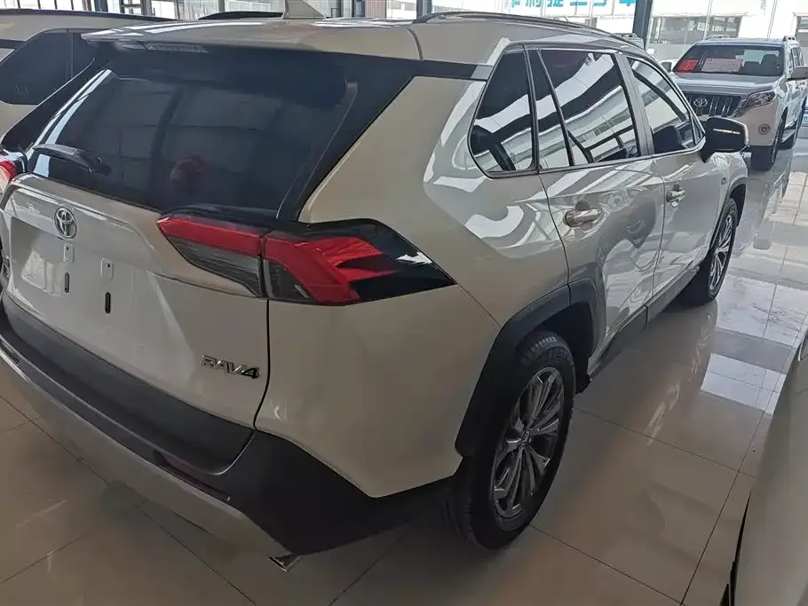 Toyota RAV4 2024 из CN, фото 10